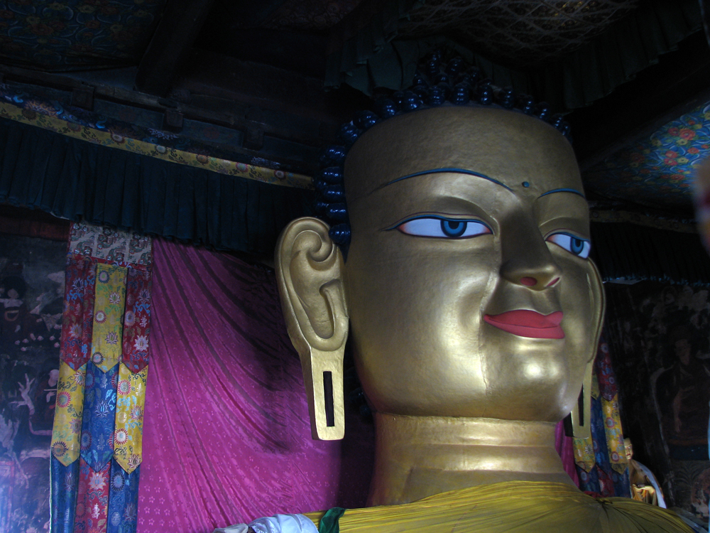 Estatua-de-Buda-de-12-metros-en-monasterio-de-Shey