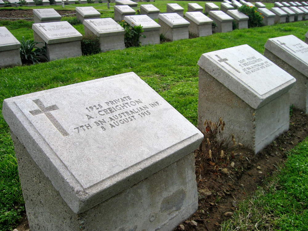 Lápidas-de-soldados-muertos