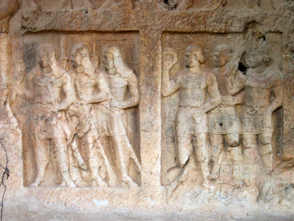 Relieves-Sasánidas-en-Bishapur-III