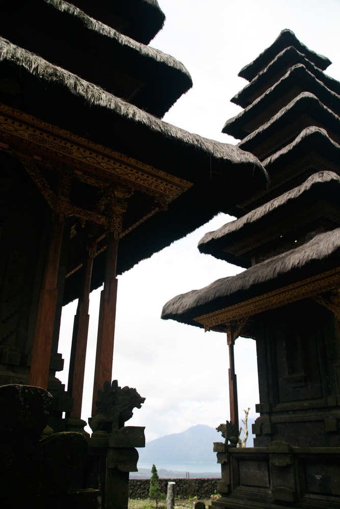 Templo-en-la-región-de-Batur-II