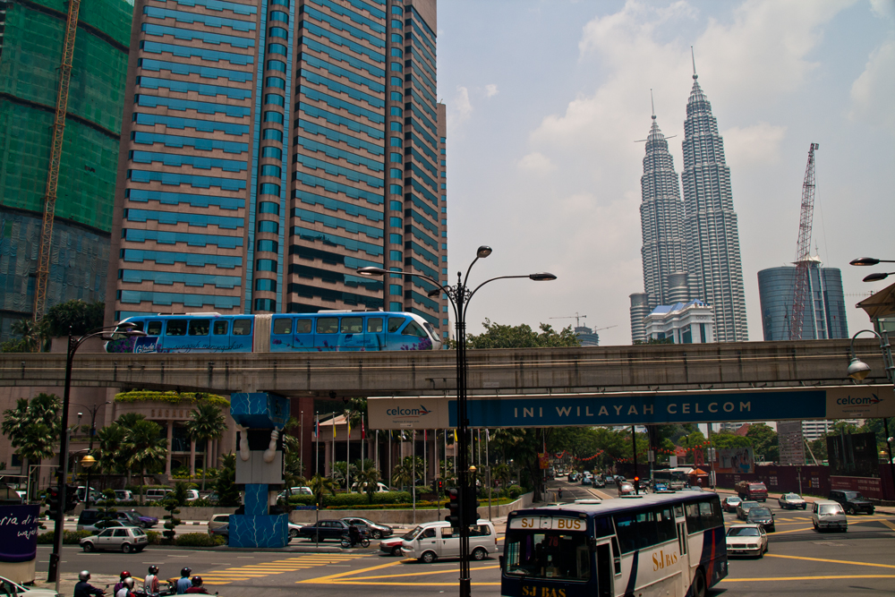 Tranvía-y-Petronas
