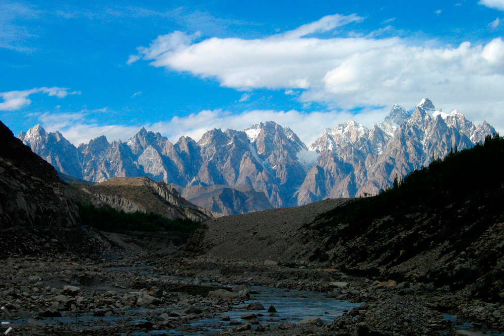 Macizo-del-Tupopdan-en-el-Alto-Hunza-de-Pakistán