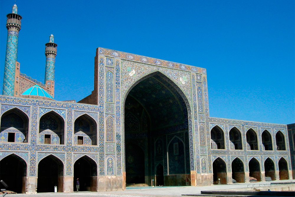 Meidan-Eman-de-Isfahan-en-Irán-(Patio-de-la-mezquita-del-Imam)