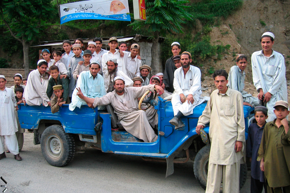 Un-jeep-con-aglomeración-de-Kohistan-en-Pakistán